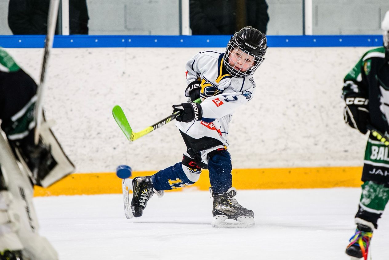 🏒🔥 Mūsu jaunie cīnītāji uz ledus!